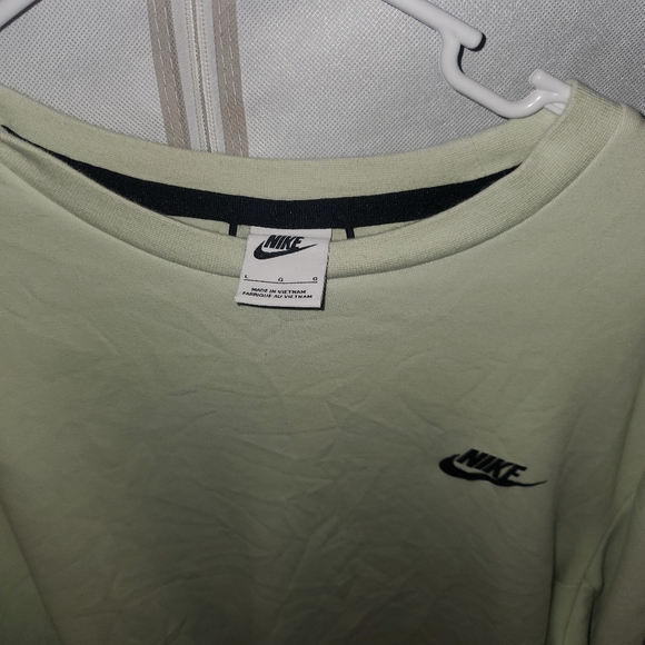 Nike shirt - Picture 3 of 4